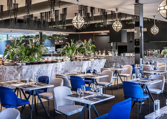 阿德瑞阿缇克大酒店 酒店